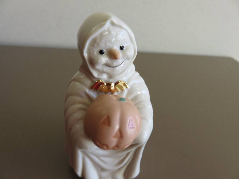 Lenox, Ghost figurine