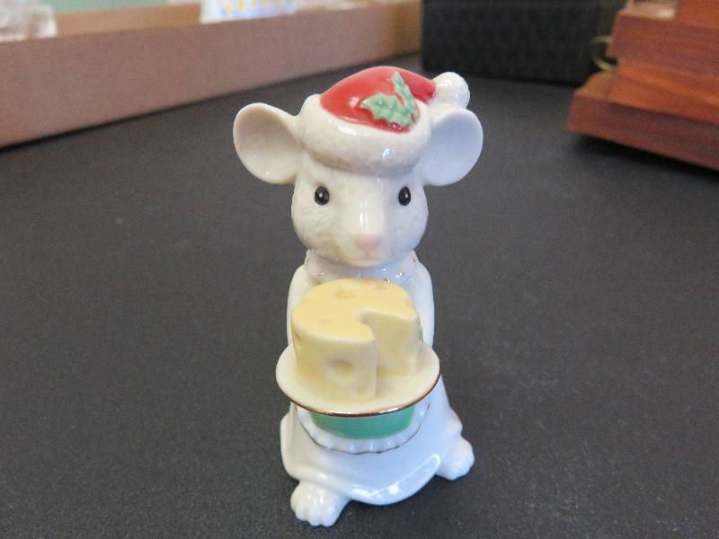 Mouse with Cheese Lenox figurine