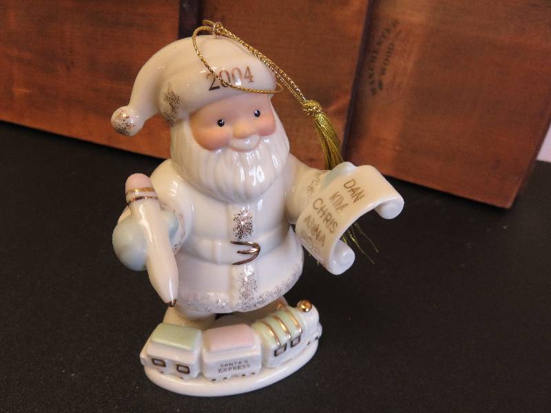 Lenox figurine, Santa Clause 2004