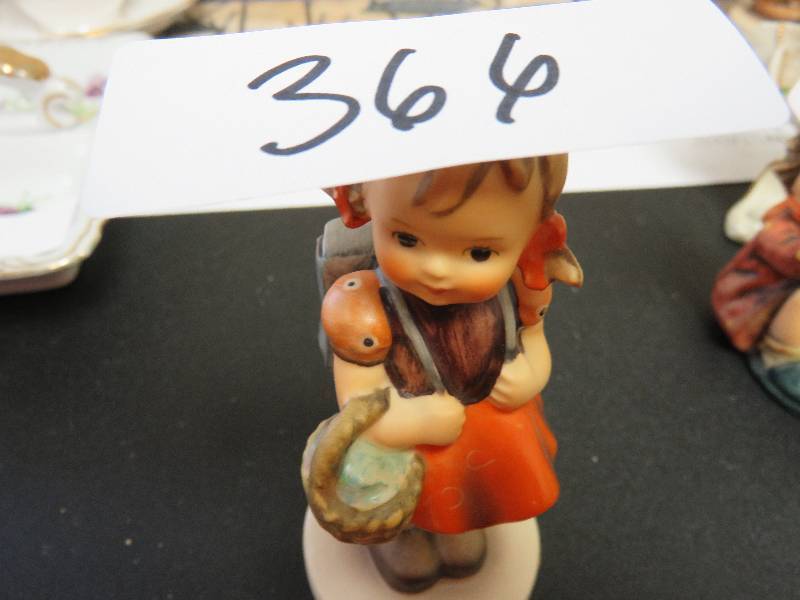 Hummel figurine, School Girl