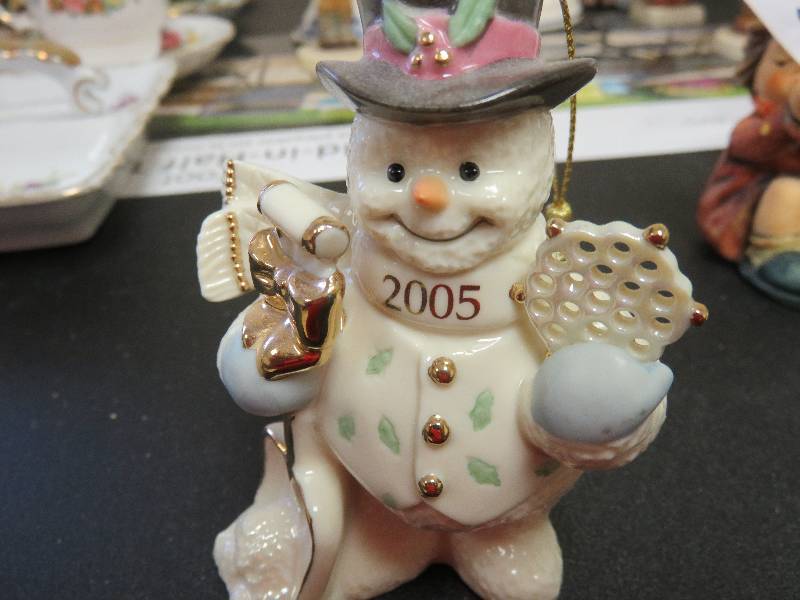 Lenox figurine, 2005 Snowman