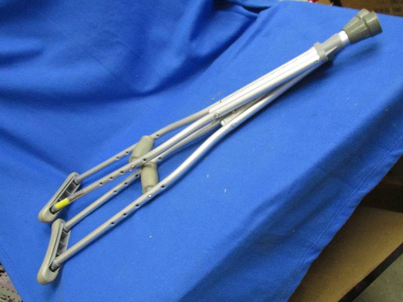 lot 3 image: set of kids crutches ...