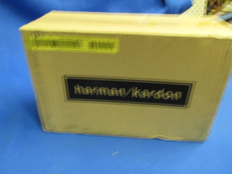 lot 21 image: lot of 1 harmen kardon multimedia ...