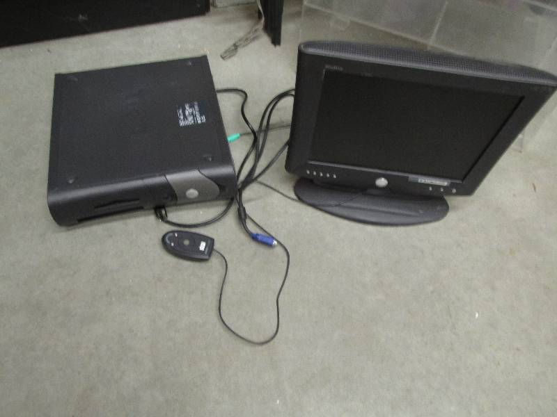 lot 28 image: lot of DELL computer monitor, mouse...