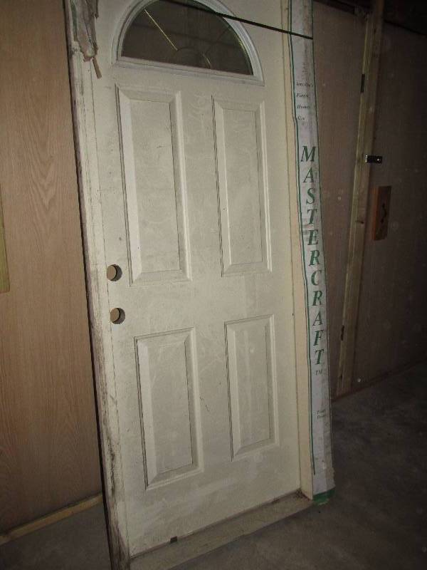 lot 43 image: master craft door newer installed -...
