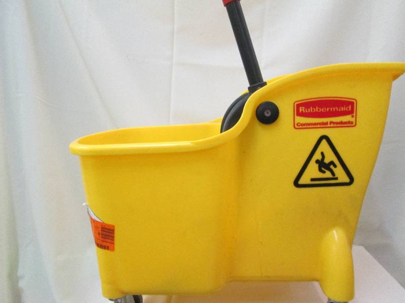 Rubbermaid commercial mop pail...