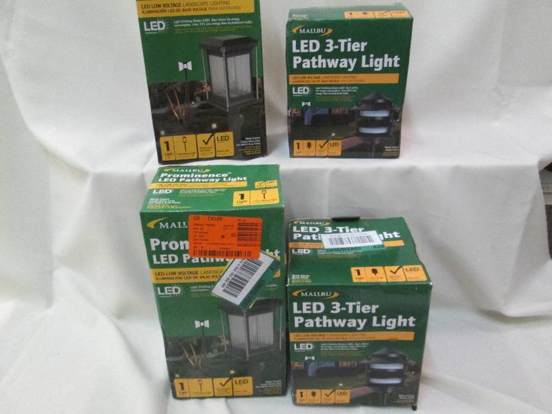 Lot of Malibu LED yard lights, thes...