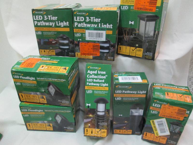 Lot o 8 Malibu LED Pathway and Floo...