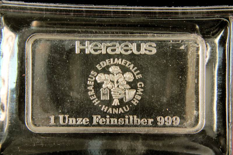 1 TROY Oz. .999 FINE SILVER GERMAN BAR 1990 HERAEUS