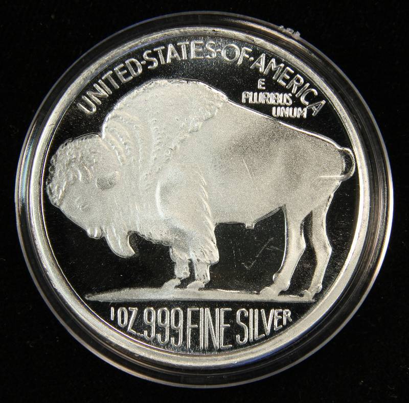 1 TROY Oz. .999 FINE SILVER INDIAN BUFFALO ROUND IN AIRTITE HOLDER