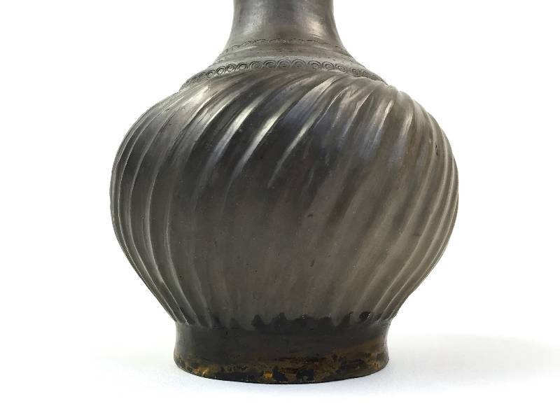 Gorgeous modern Mediterranean stylized vase, gray with the base being drip glazed, unsigned