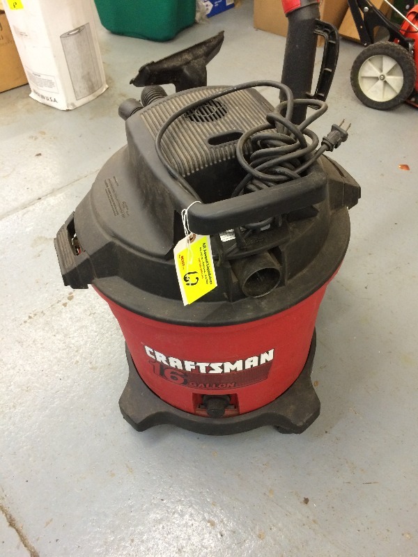 Craftsman WetDry Vac  with attatchments - works