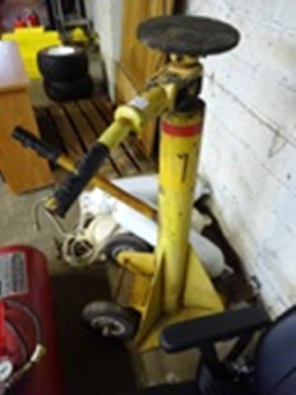 Front Semi Trailer Jack Support