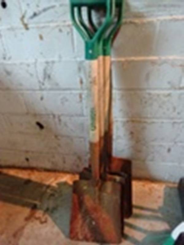 4 Square Shovels
