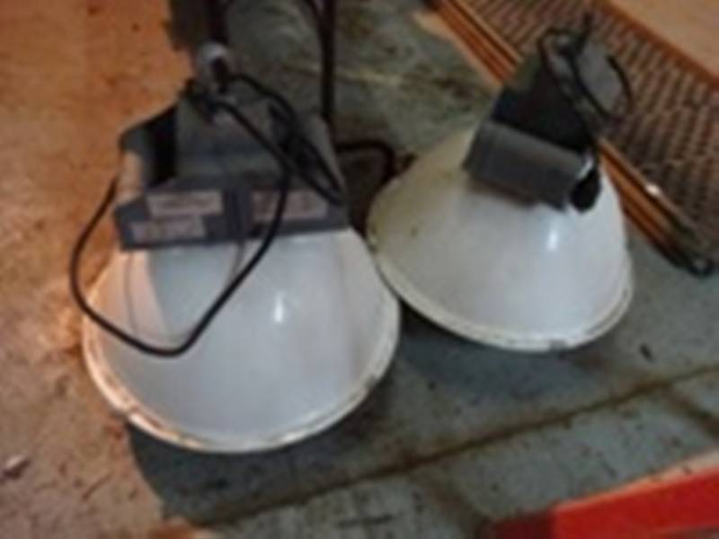 120,208,240,277,680 Volt Light Qty 2