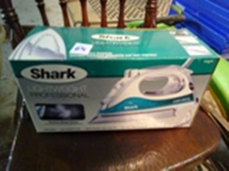 Shark Light Weight Professional Iron