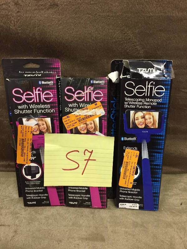 Lot of 3 Selfie Sticks