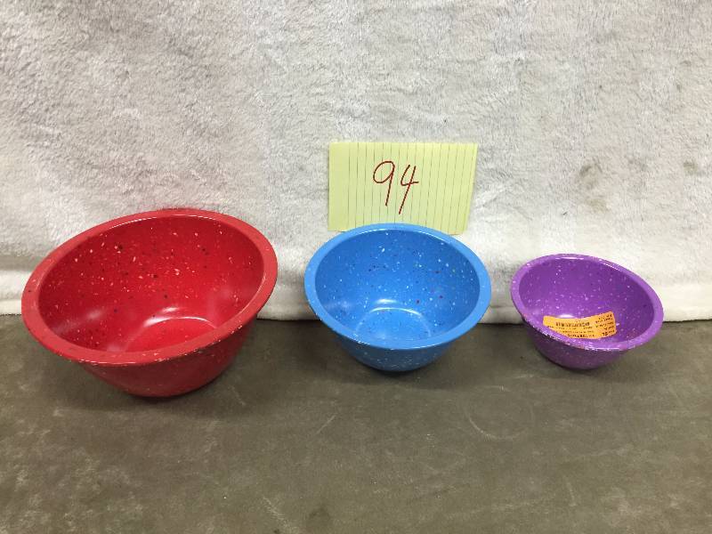 Lot ot Bowls