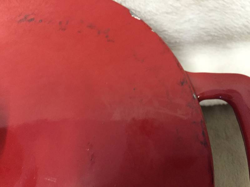 5 12 Dutch Oven caserole- light damage