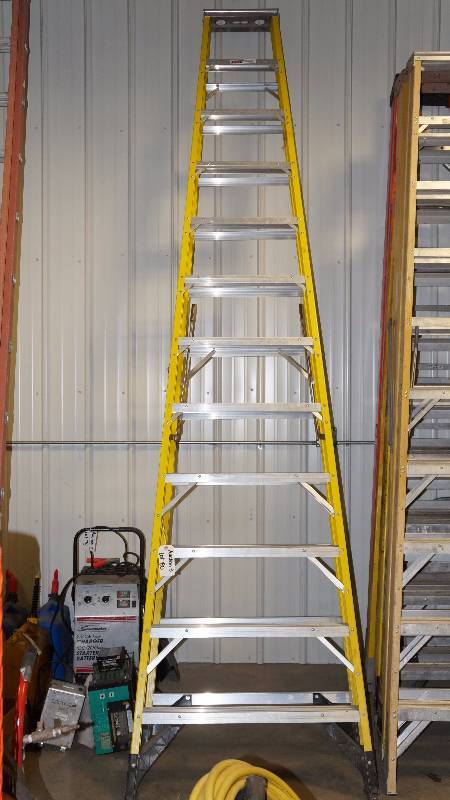 Werner 375 lb. Combined Weight 12 Fiberglass Ladder