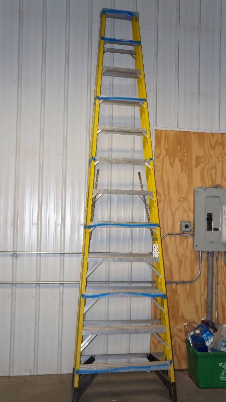 Werner 12 Fiberglass Ladder