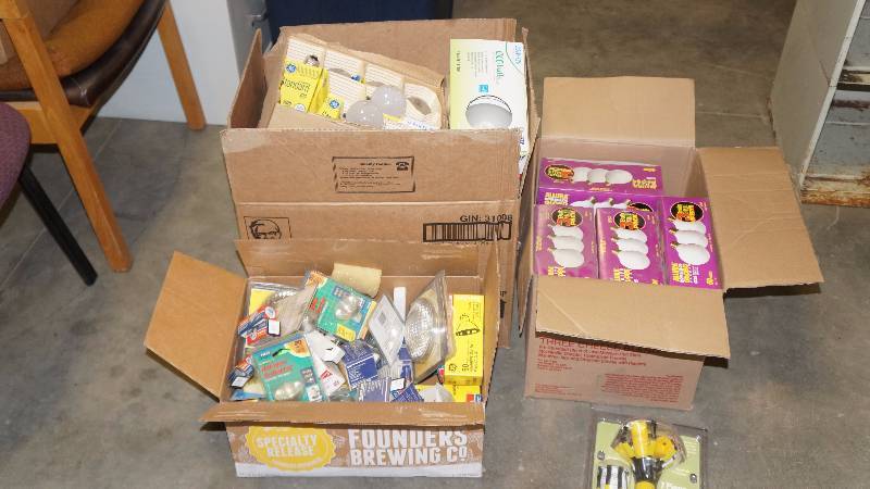 Lot of 3 Boxes of Various Light Bulbs & 1 NIP 7 Piece Light Bulb Changing Kit