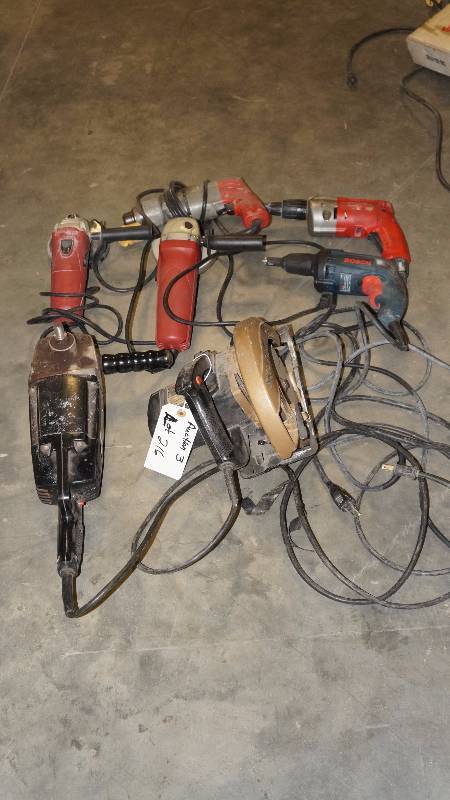 Mixed Lot of Circular Saws, Angle Grinders, Sander Polisher and Drills