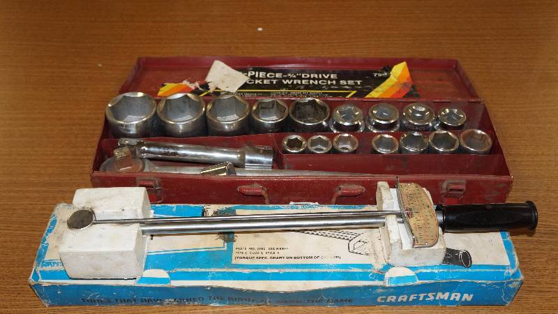 Craftsman Torque Wrench and 34 Socket Wrench Set in Case