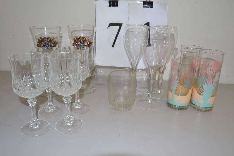 lot 71 image: Glassware