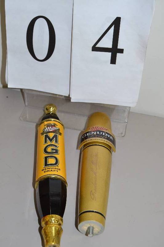 lot 4 image: Beer Tapper handle