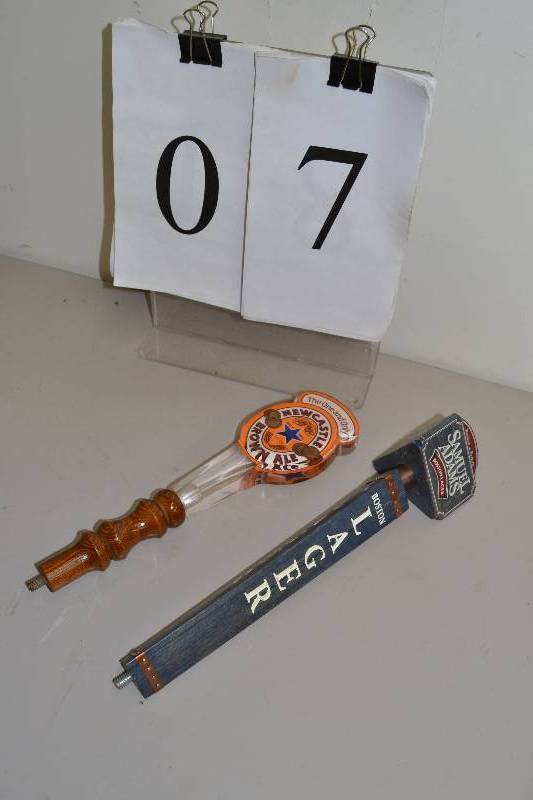 lot 7 image: Beer Tapper handle