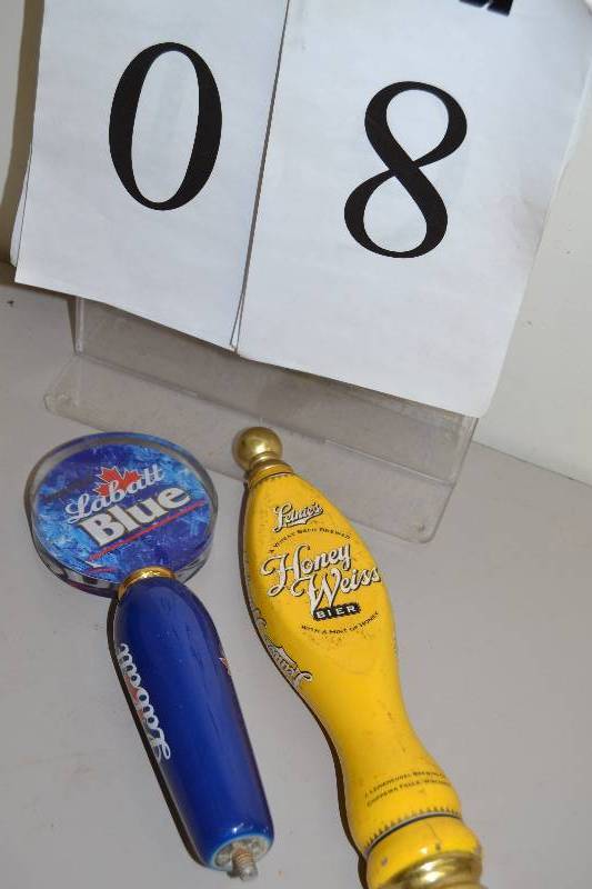 lot 8 image: Beer Tapper handle