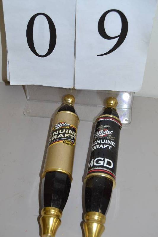 lot 9 image: Beer Tapper handle