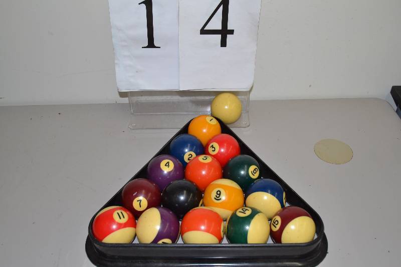 lot 14 image: Pool balls