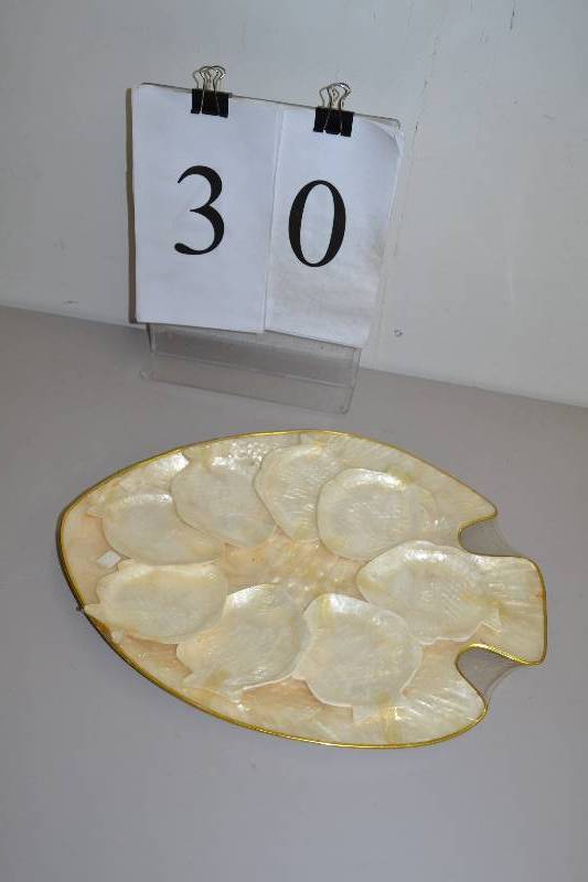 lot 30 image: Fish Plate
