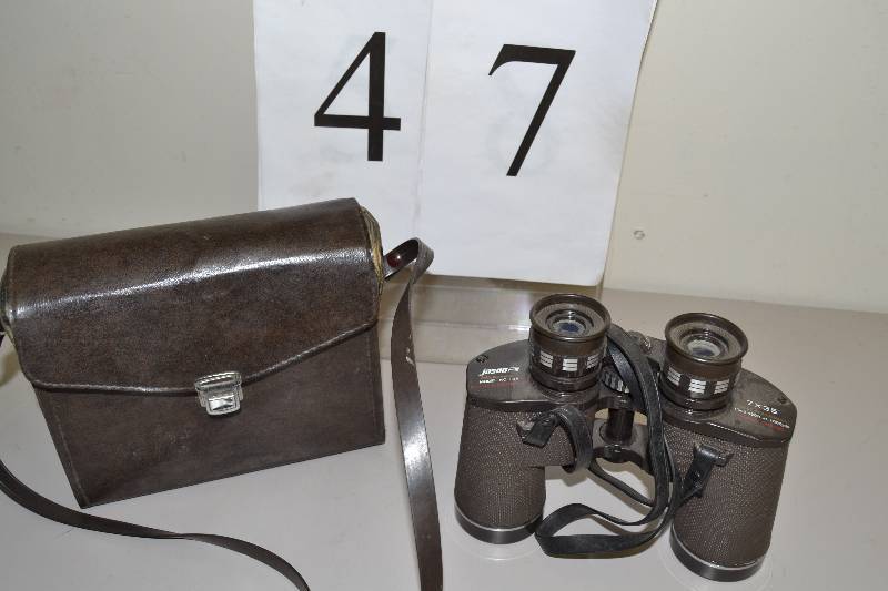 lot 47 image: Binocculars