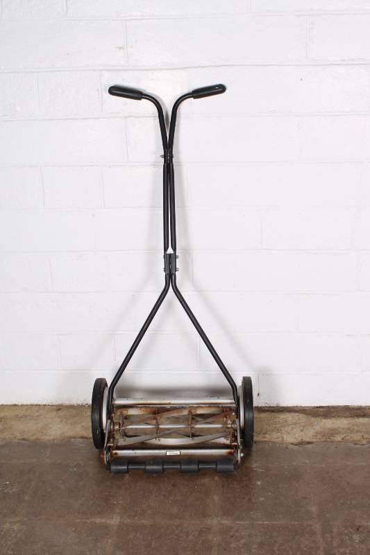 Vintage Push Lawn Mower. Works grea...