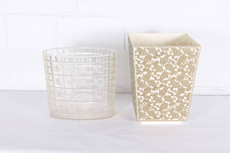 Set of (2) Vintage Plastic Trash Ca...
