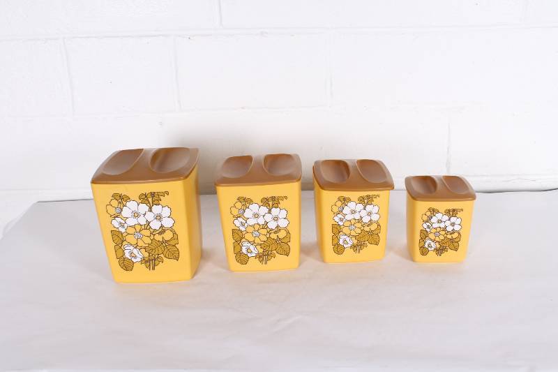 Set of (4) Vintage Plastic Canister...