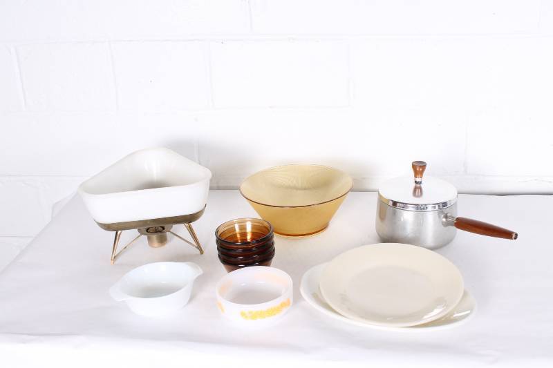 Lot of Vintage mid Century Kitchen ...