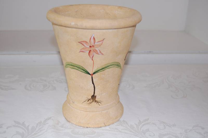 Vasee  Planter