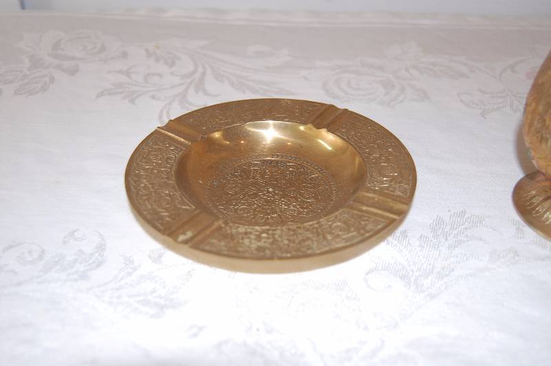 Brass vase and ashtrays