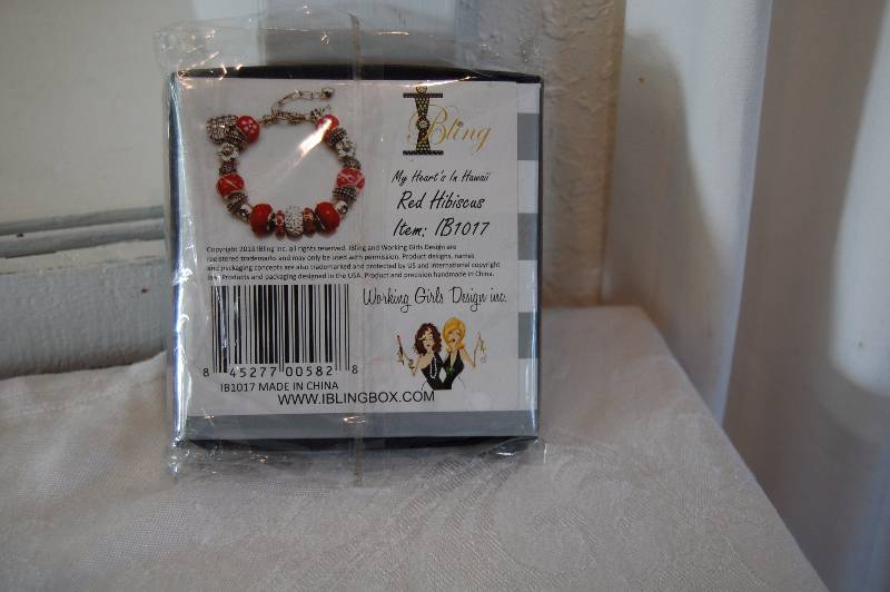 Womens Razor and Bracelet