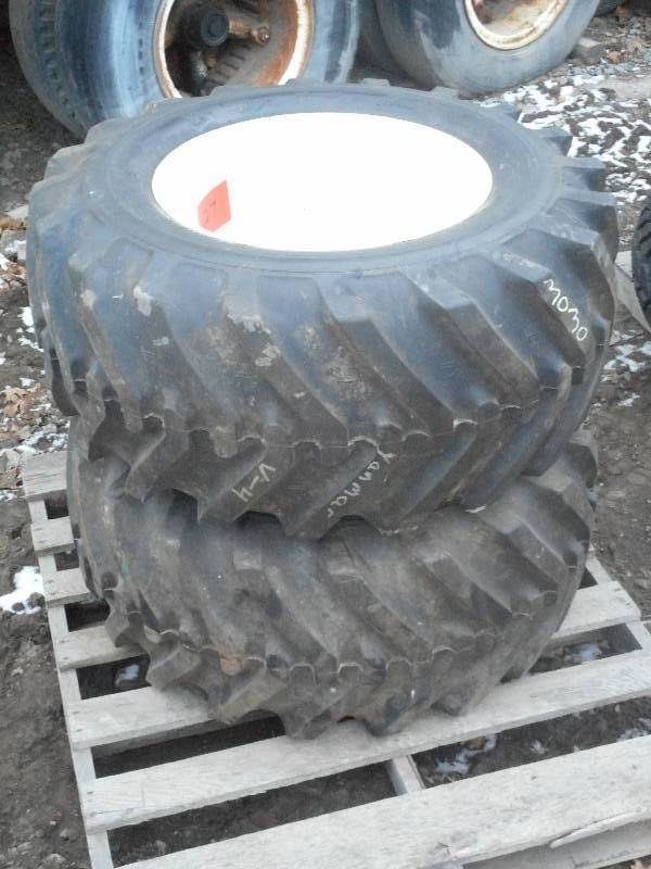 lot 27 image: (2) Bridgestone Fast Grip 8-Ply 15....