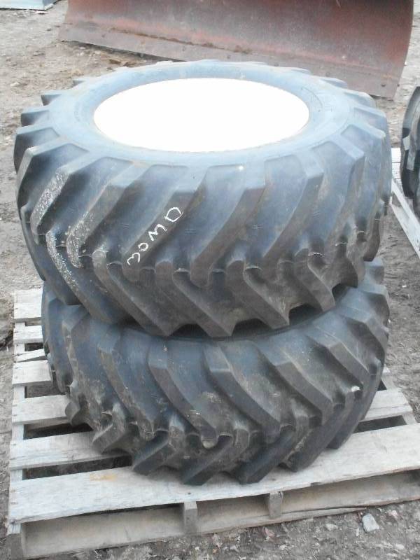 lot 28 image: (2) Bridgestone Fast Grip 8-Ply 15....