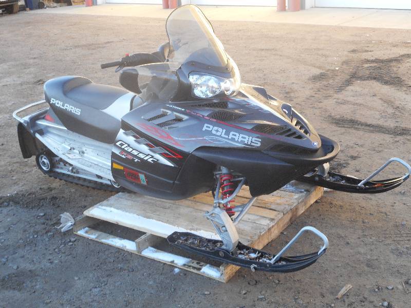 lot 4 image: 2006 Polaris FST Classic 4-Stroke 7...