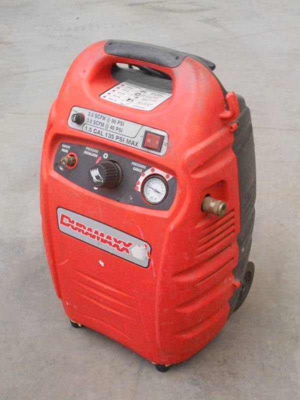 lot 15 image: Duramax 135PSI 1.5-Gallon Electric ...