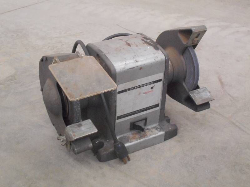 lot 16 image: 14HP Dual-Wheel Bench Grinder ...