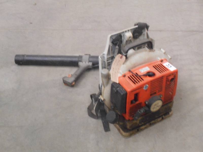 lot 33 image: Echo BR400 Backpack Blower, For Par...