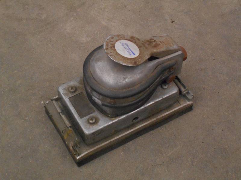 lot 42 image: Northern Industrial Pneumatic Sande...